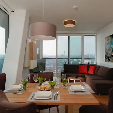 Triiiple Suites Level 21 Mit Balkon Und Tiefgarage Vienna Esterno foto