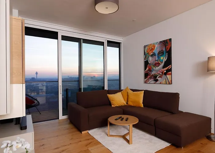 Triiiple Suites Level 21 Mit Balkon Und Tiefgarage