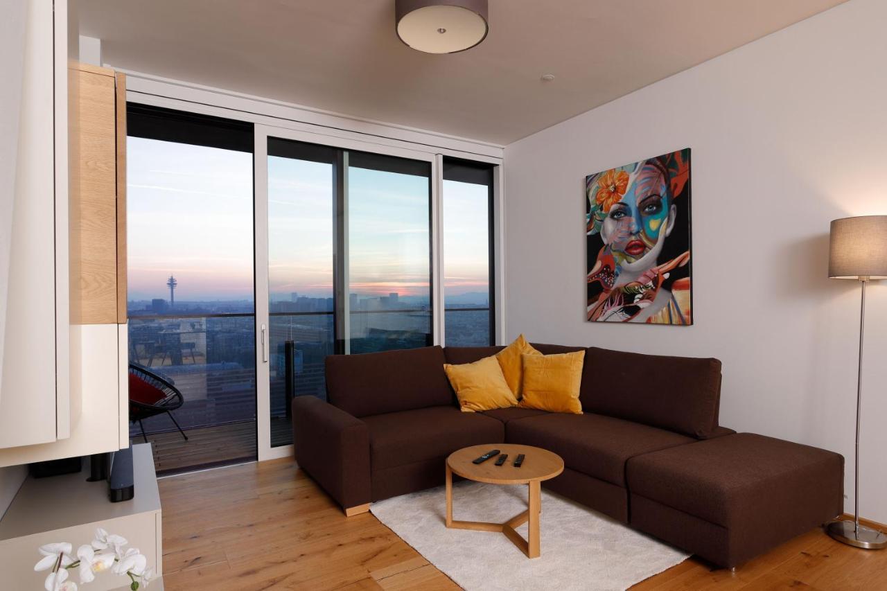 Triiiple Level 21 Mit Balkon Und Tiefgarage Apartment Wien
